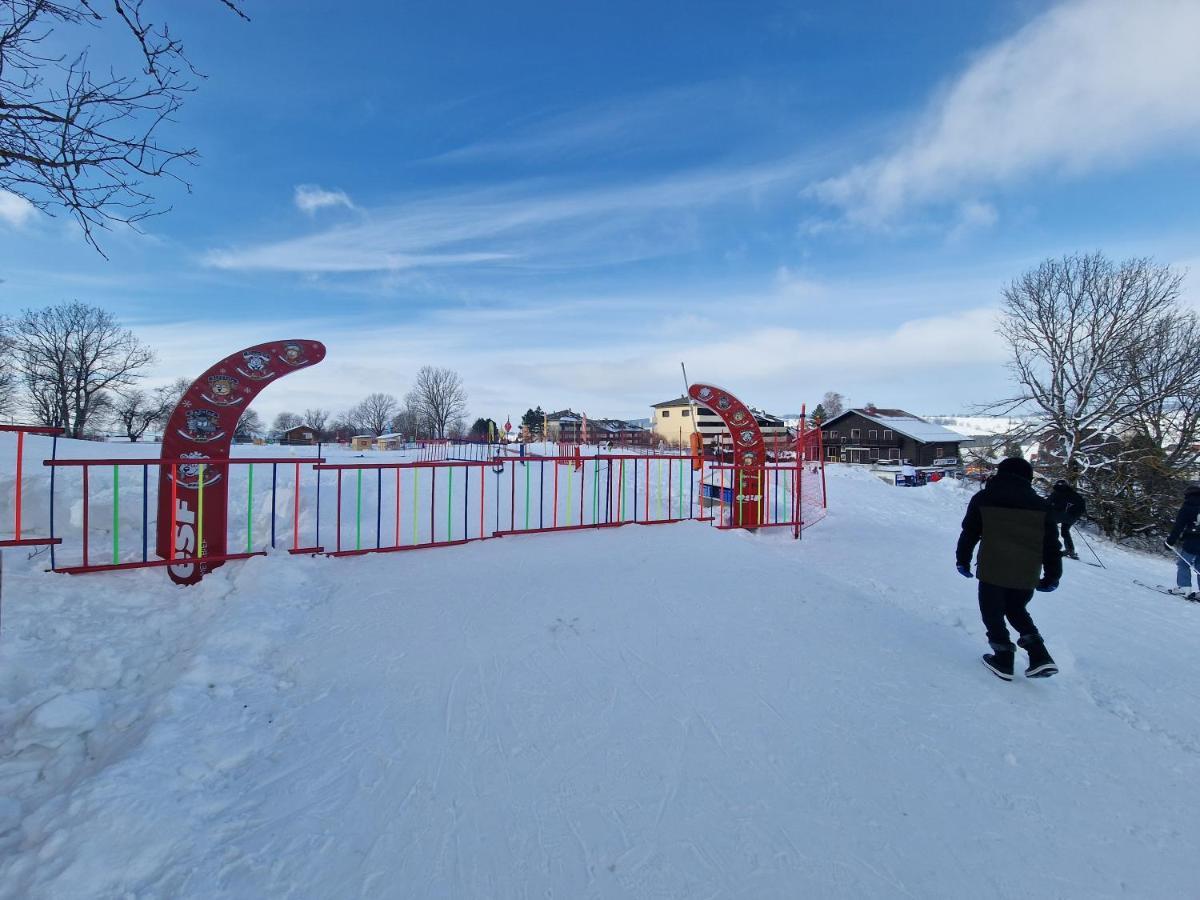Place Royale Pour 10 A 12 Personnes A 30 Met Des Pistes De Ski Et Vtt Métabief Exteriér fotografie