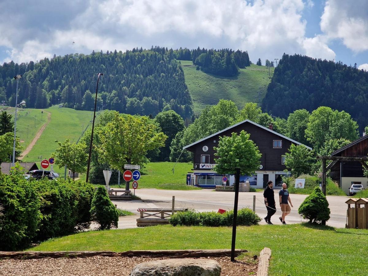 Place Royale Pour 10 A 12 Personnes A 30 Met Des Pistes De Ski Et Vtt Métabief Exteriér fotografie